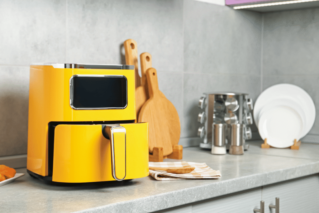 Por que a tomada da air fryer não entra no plug normal, Gadget Garimpo Acessorios de tecnologia